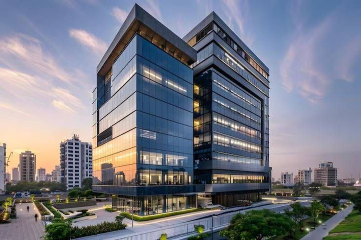 Explore Commercial Property With Business Space Options and Real Estate Insights